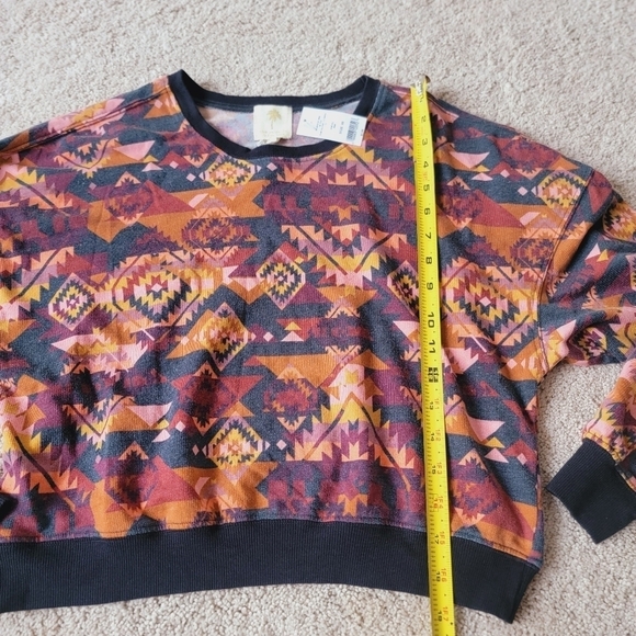 NWT The Westside Brand Alana Pullover XS - Picture 2 of 7